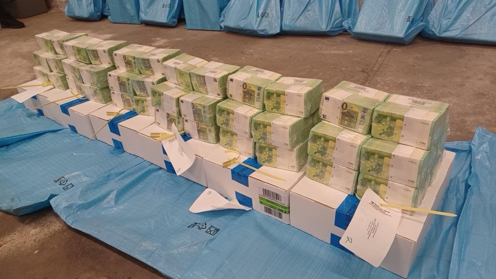 SZM - "Nem gyanúsították meg semmivel" - Megszólalt az ukrán pénzszállítók ügyvédje